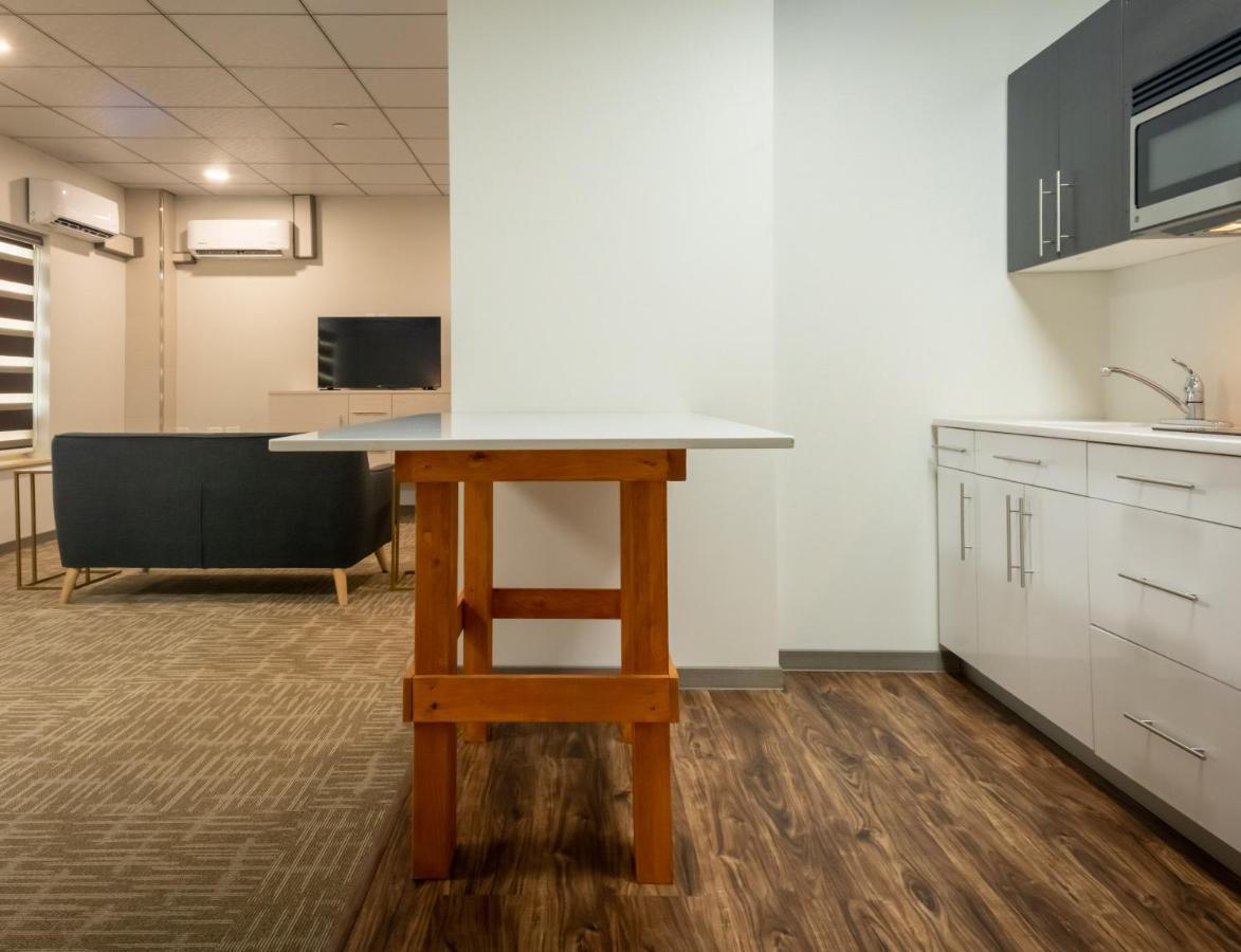 Quality Inn Sunshine Suites Terrace Eksteriør billede