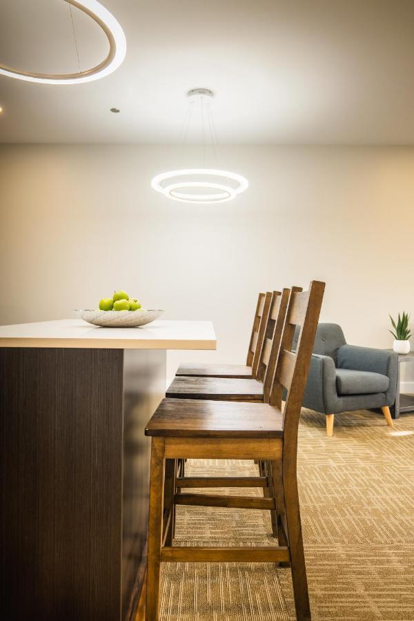 Quality Inn Sunshine Suites Terrace Eksteriør billede