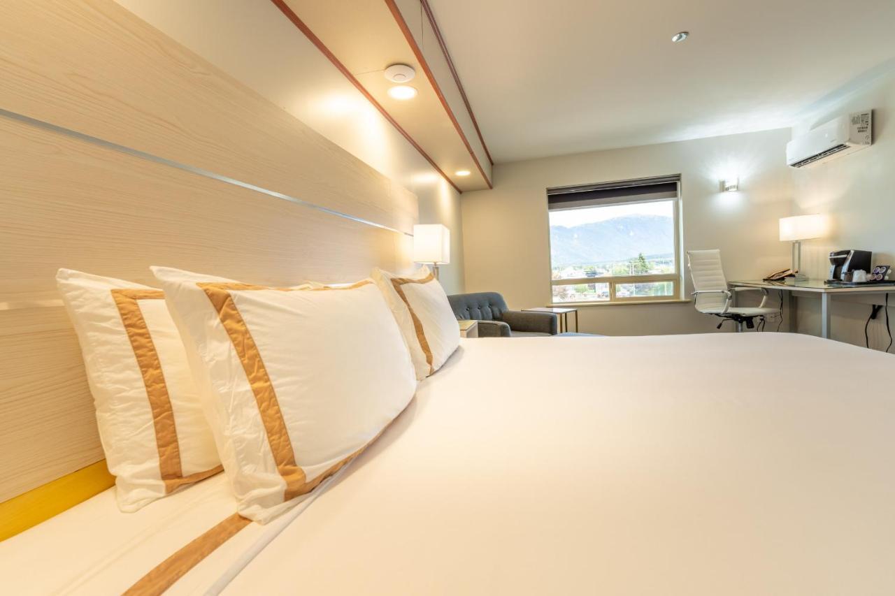 Quality Inn Sunshine Suites Terrace Eksteriør billede